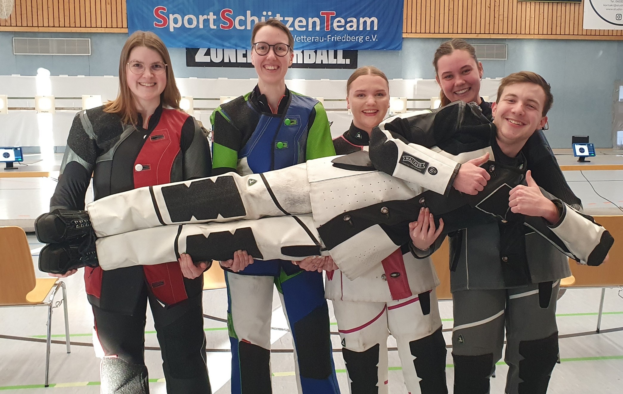 2026 01 Team 2. Bundesliga Andrea Sasse Middelhoff Christina Glohr Sabine Aleksandrova Tessa Strik und Cedric Valera Soldan